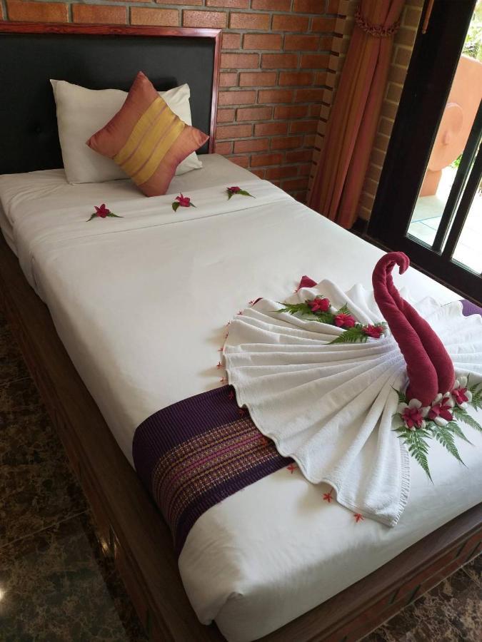 Aonang Beach Home Krabi Bagian luar foto