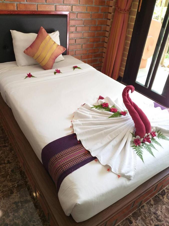 Aonang Beach Home Krabi Bagian luar foto